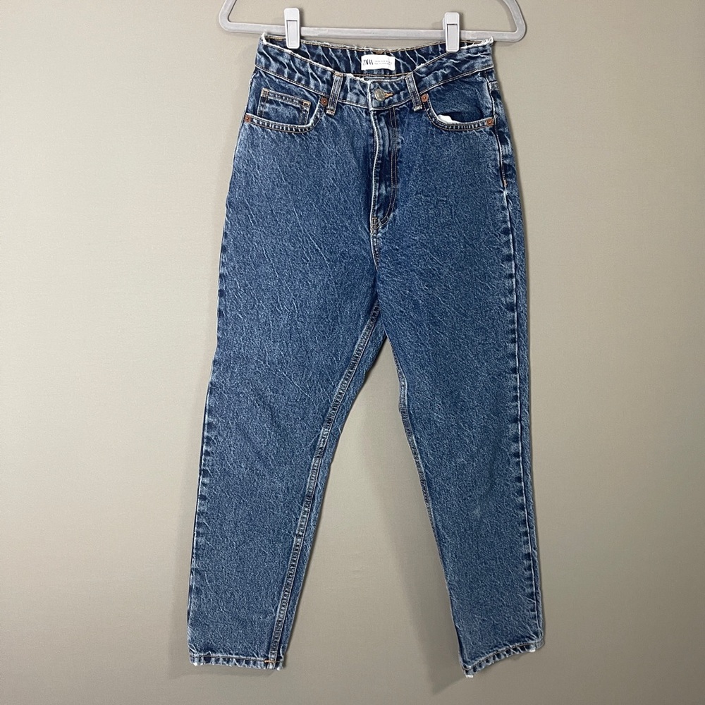 Zara Mom Fit Jeans Size 6!